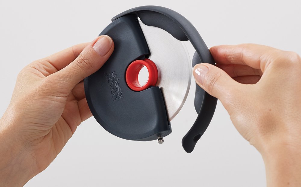 joseph-joseph-disc-compact-pizzaschneider-mit-edelstahlklinge-abnehmbar-silikong image 7