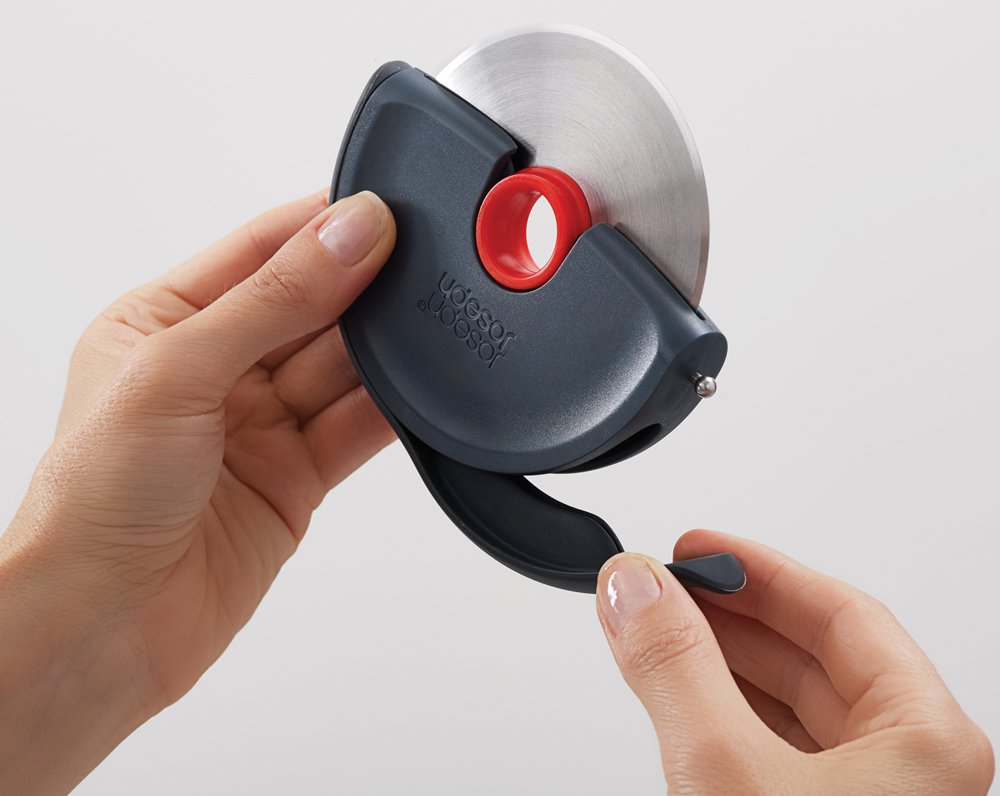 joseph-joseph-disc-compact-pizzaschneider-mit-edelstahlklinge-abnehmbar-silikong image 6