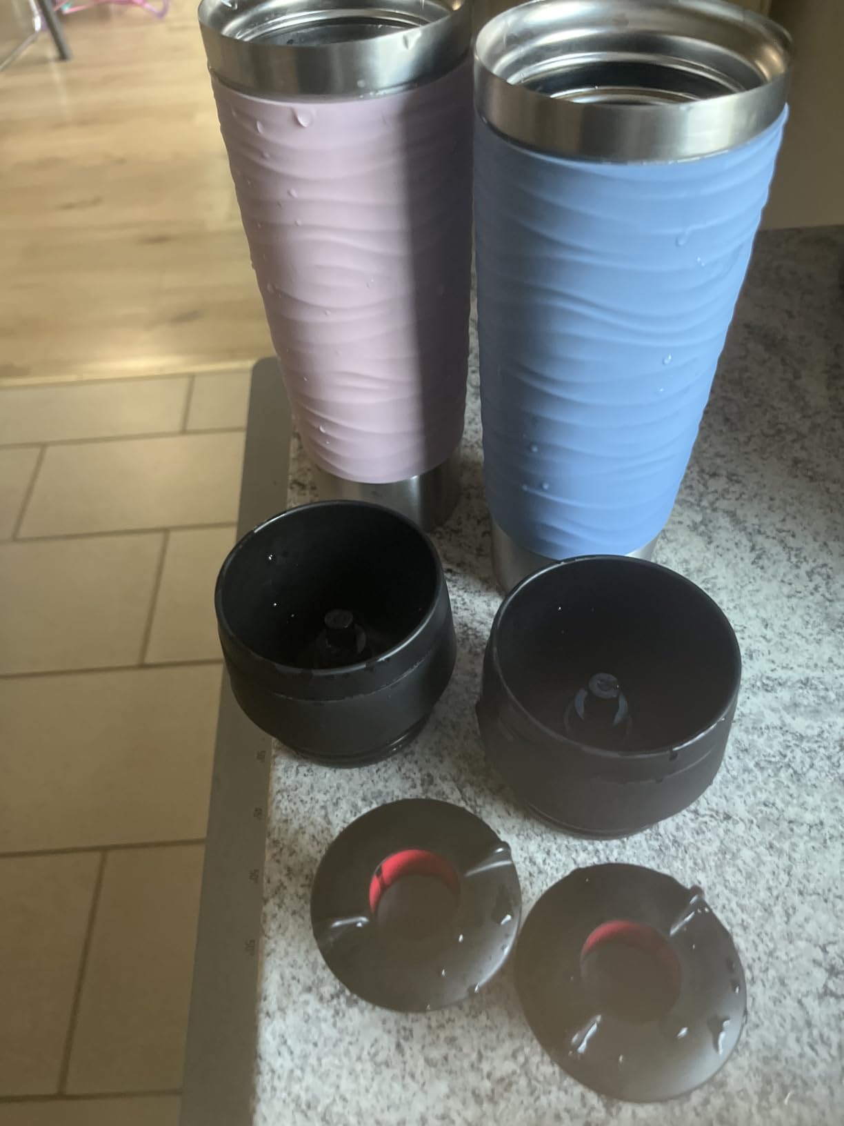 Ersetzen zwei Becher