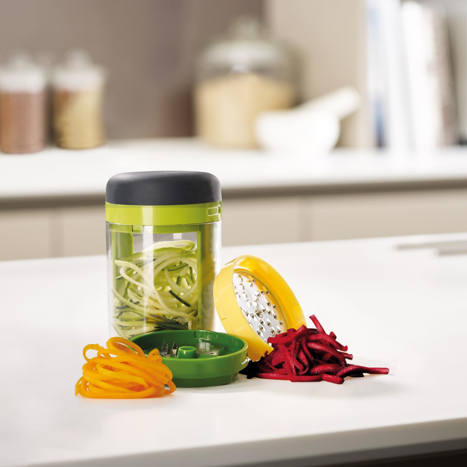 joseph-joseph-spiro-handheld-spiralizer-gem-seschneider-mit-2-klingen-grob-fein- image 6