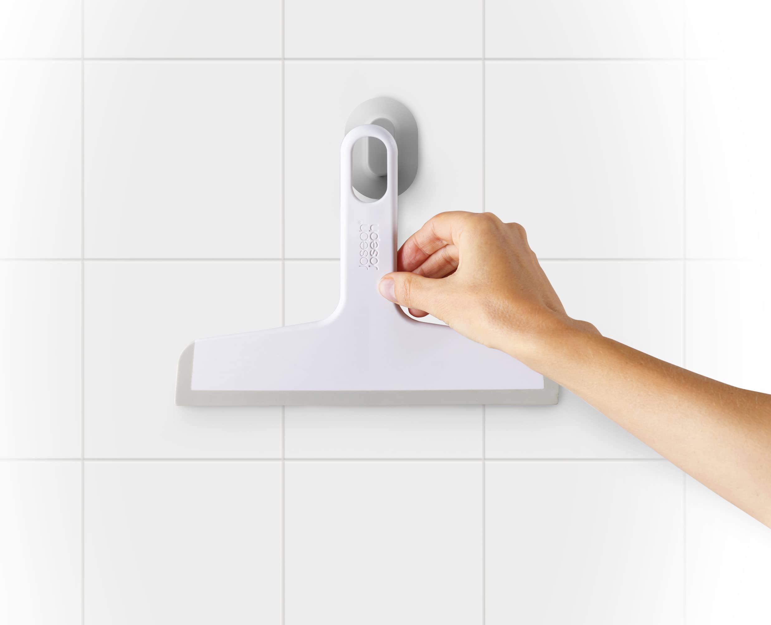 joseph-joseph-duo-slimline-duschabzieher-mit-saugnapfhalterung-wei-flexible-lipp image 3