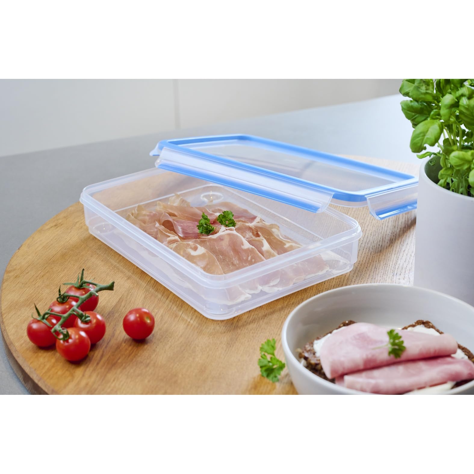 emsa-clip-close-509040-aufschnittbox-rechteckig-1-65-l-100-dicht-transparent-bla image 2