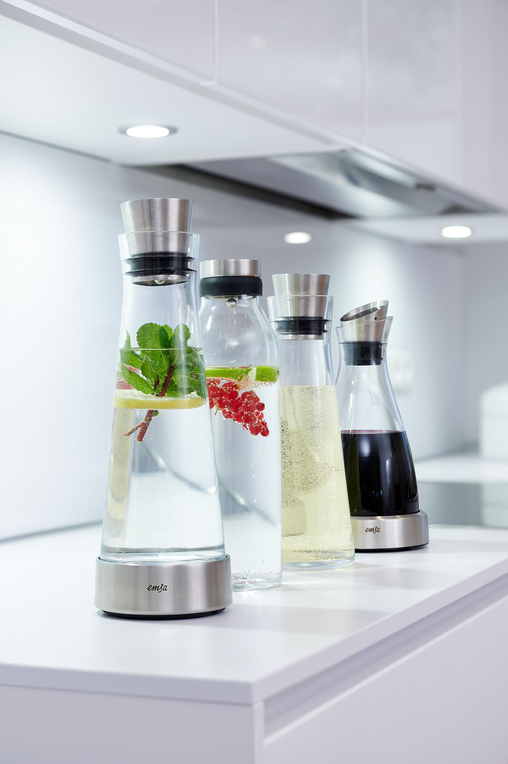 emsa-flow-slim-glaskaraffe-1-liter-mundgeblasenes-glas-mit-edelstahl-verschluss- image 6