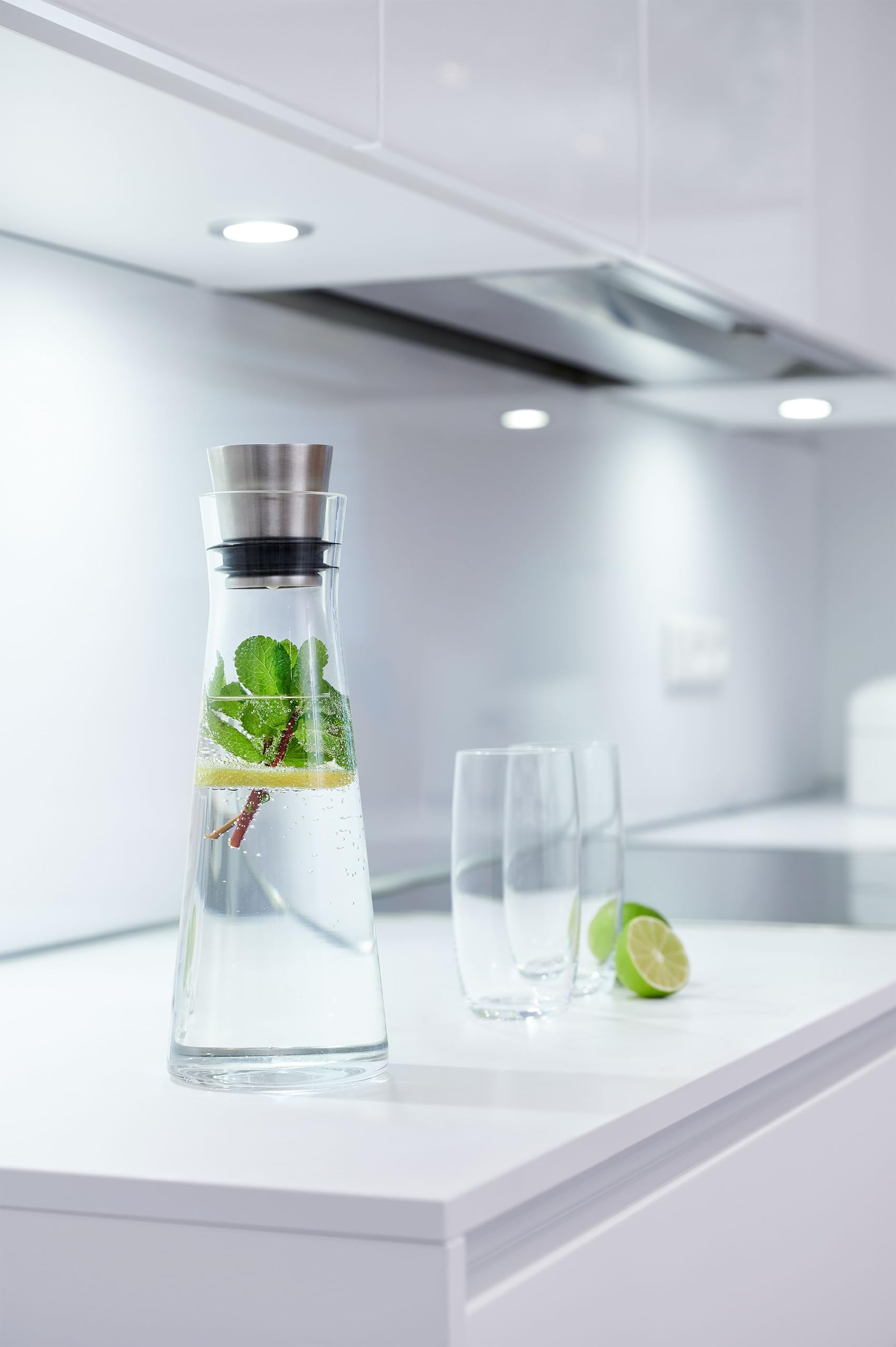 emsa-flow-slim-glaskaraffe-1-liter-mundgeblasenes-glas-mit-edelstahl-verschluss- image 4