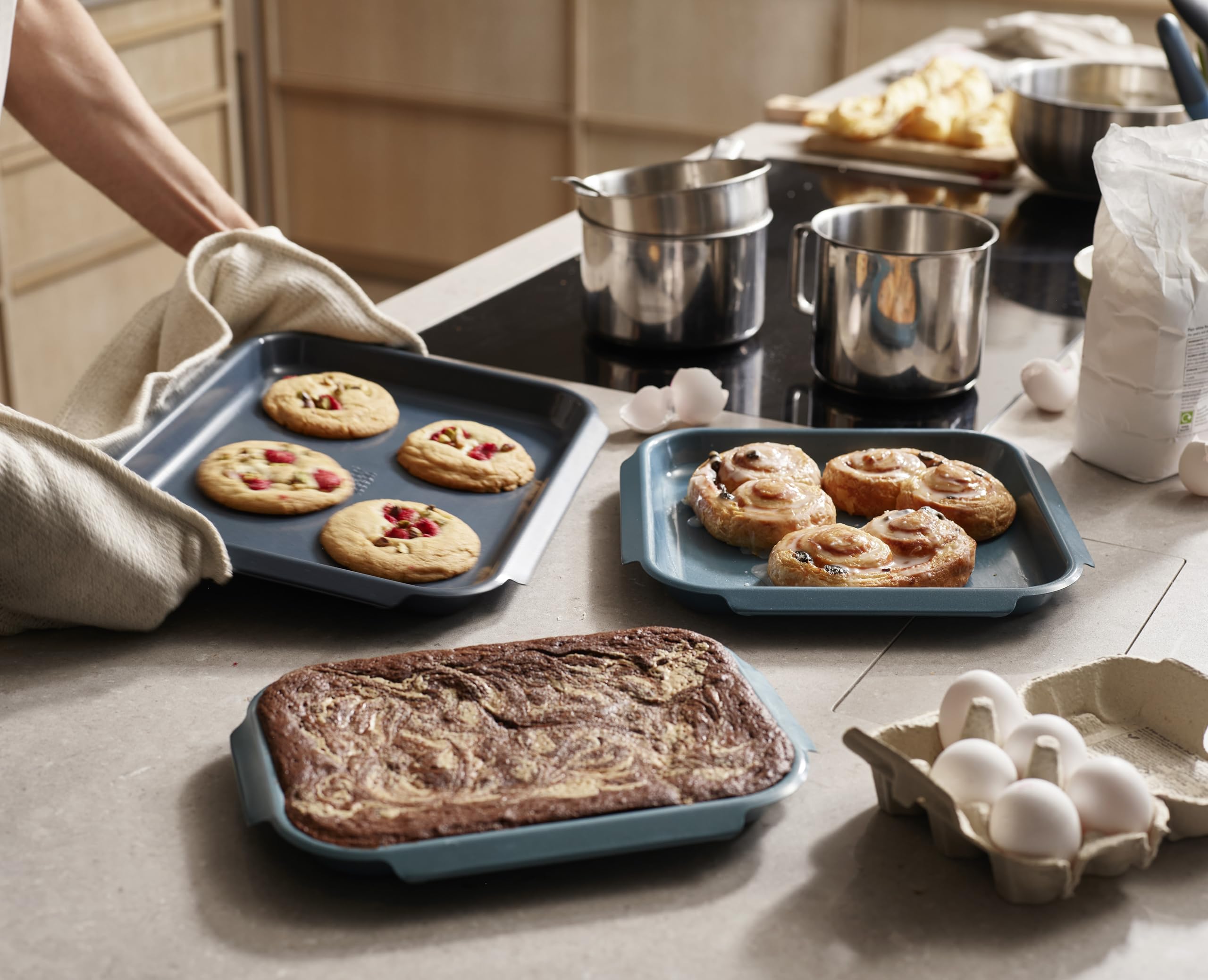 joseph-joseph-nest-bake-3-teiliges-antihaft-backblech-set-aus-karbonstahl-modell image 6
