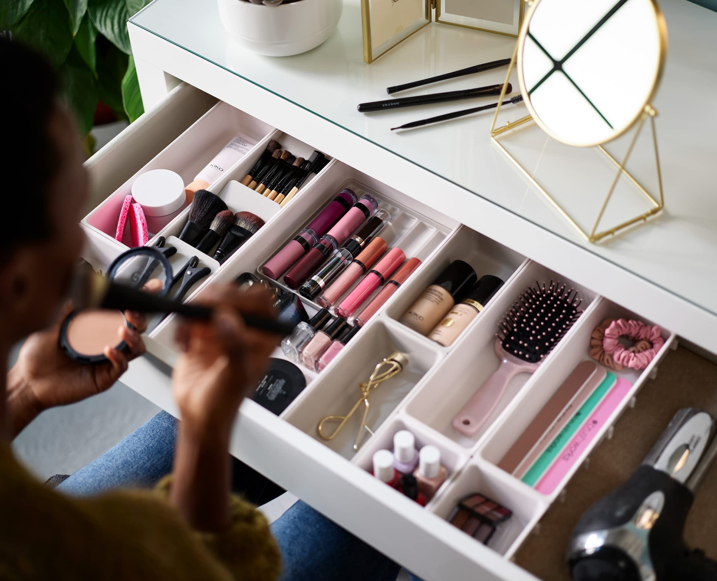 joseph-joseph-viva-modulares-12-teiliges-make-up-organisationsset-schubladen-auf image 5
