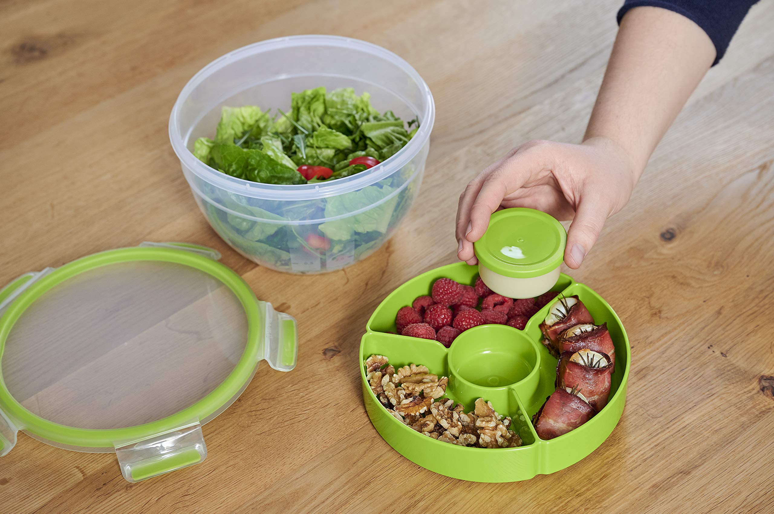 emsa-clip-go-salatbox-2-6-l-runde-frischhaltedose-mit-2-f-chern-frischedichtung- image 4